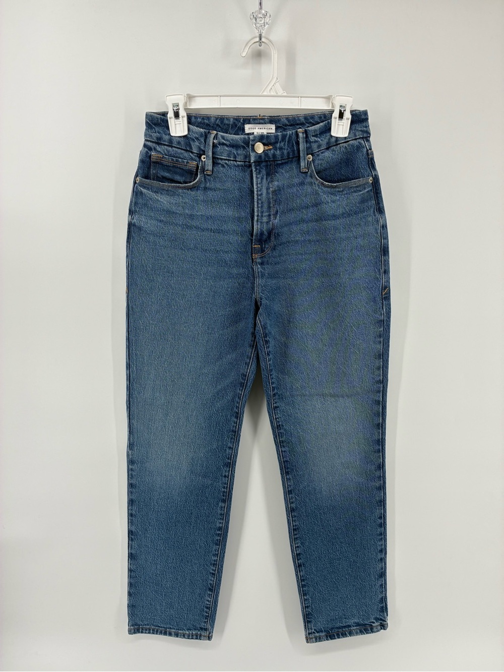 Good American Straight Leg Jeans in Medium Blue Wash